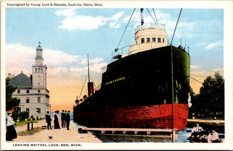 Ship Postcard - WILLIAM B DAVOCK at Weitzel Lock postcard - F17088