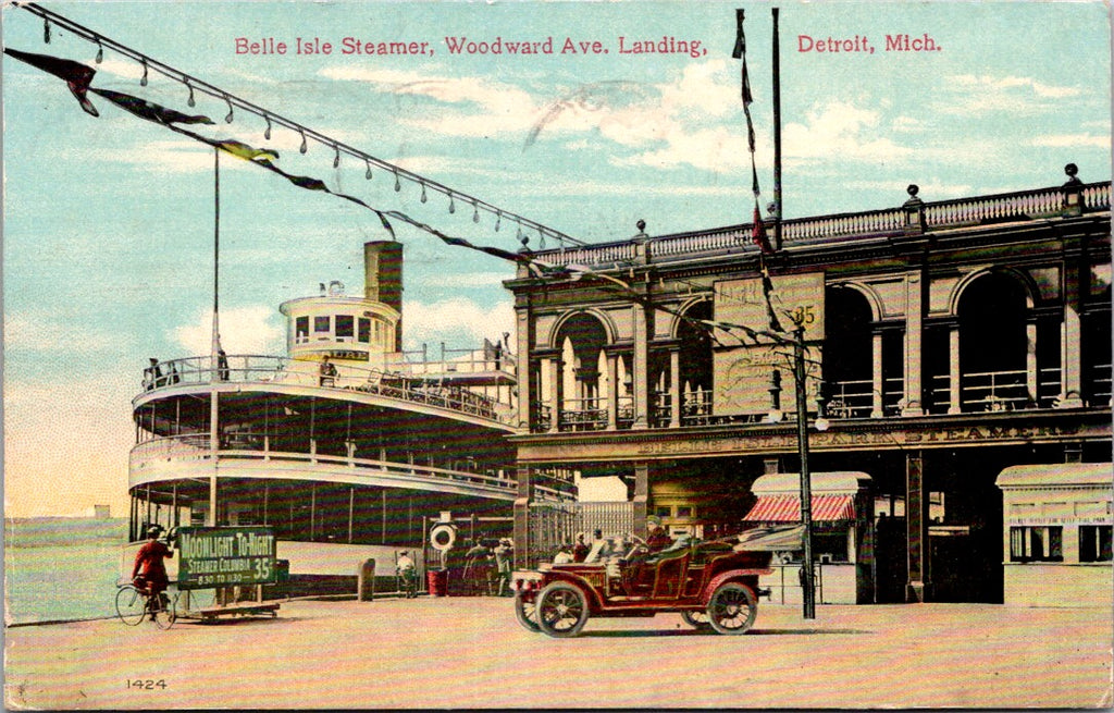 MI, DETROIT - Woodward Ave Landing, Belle Isle Steamer postcard - F17396
