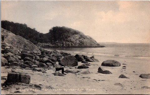 MA, MANCHESTER by the SEA - Eagle Head, man reading book @1910 - G03109