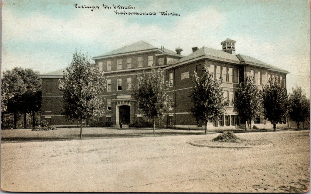 MI, KALAMAZOO - Portage? Sr High School postcard - G03140
