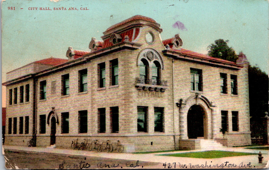 CA, Santa Ana - City Hall, bikes lined up, fire hydrant - 1910 postcard - H03069