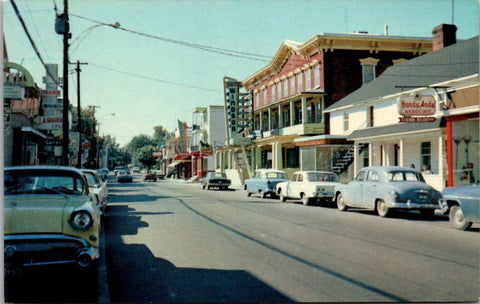 Canada - LOUISEVILLE, QC - rue St Laurent, signs postcard - JJ0793