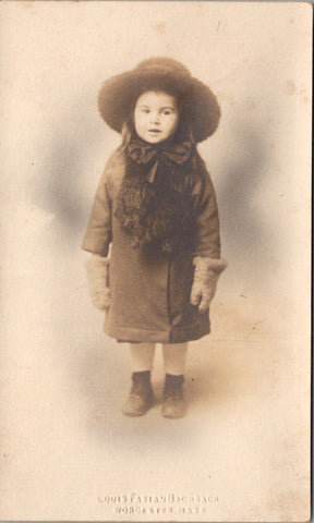 People - Girl - in winter clothing - Louis Fabian Bachrach RPPC - KM0031