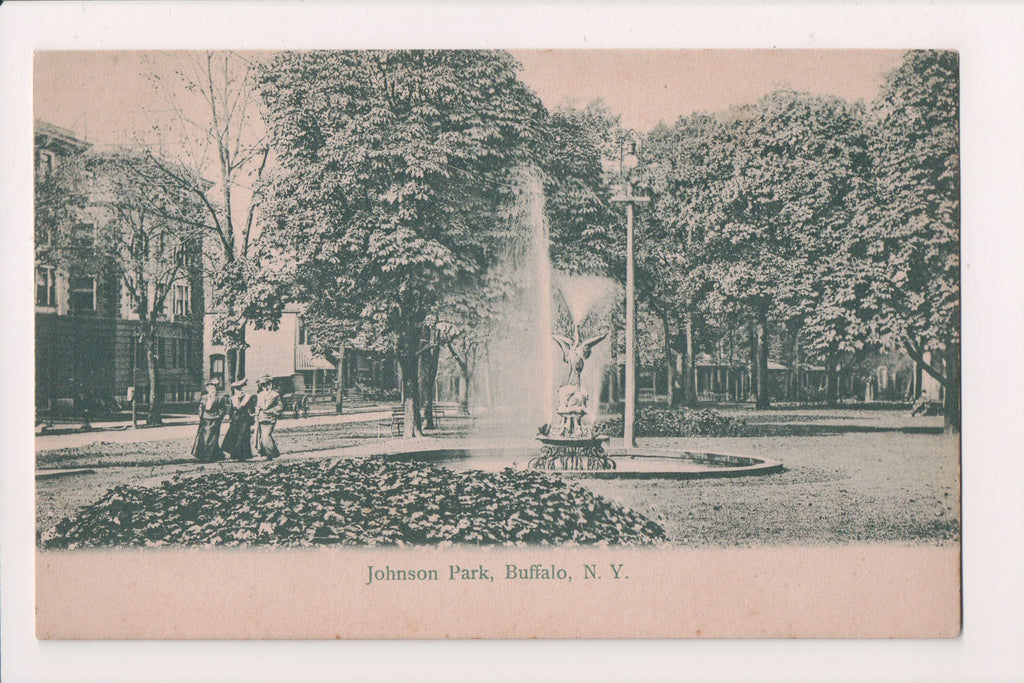 NY, BUFFALO - Johnson Park, fountain, people, buildings etc postcard - MB0700