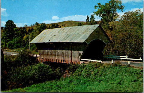 VT, LYNDON - Covered Bridge postcard - NL0676