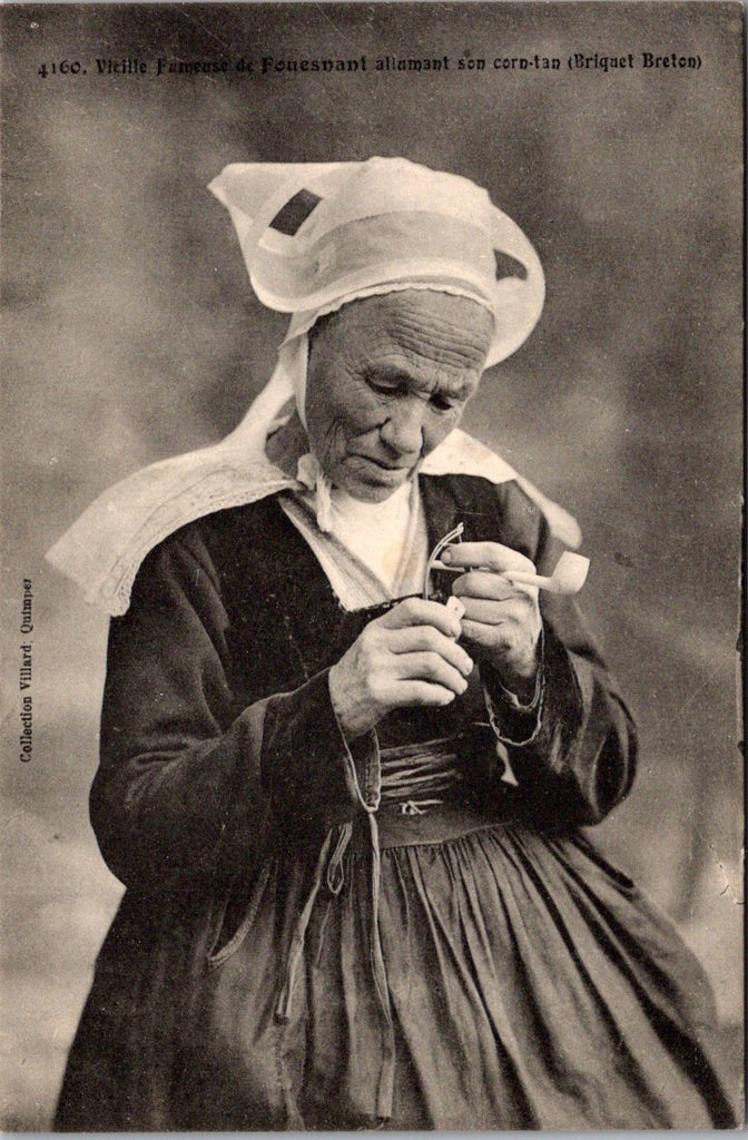People - Native Dress - FRANCE - NL0791