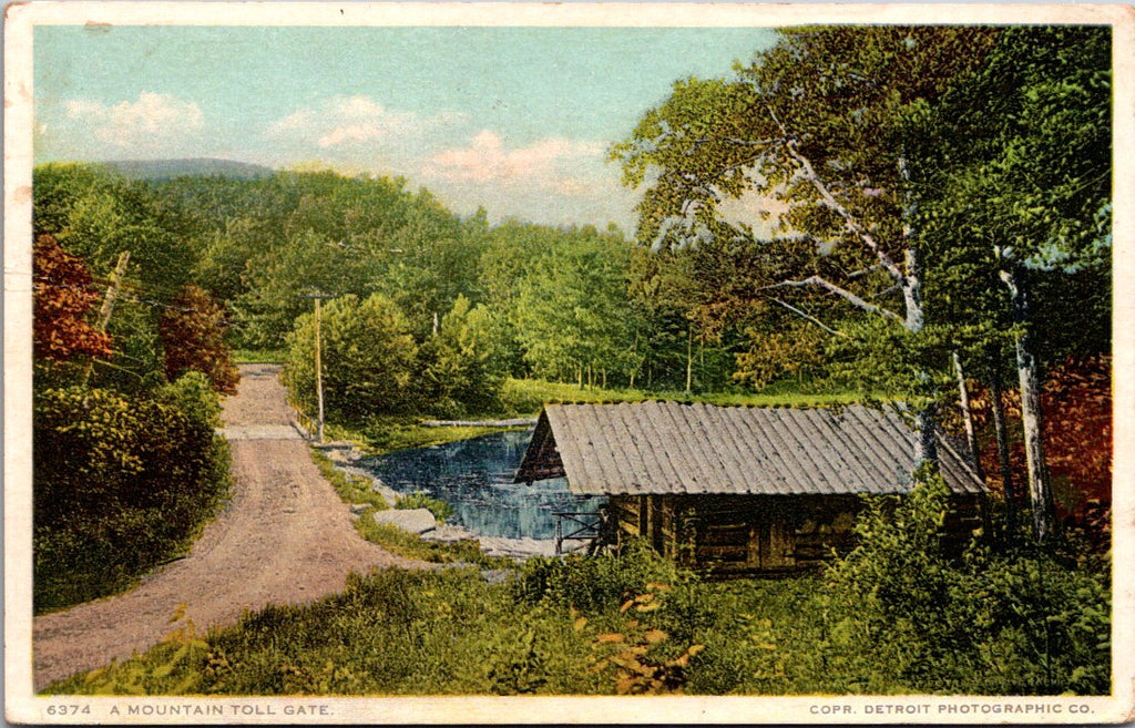 Unknown Location - A MOUNTAIN TOLL GATE - Detroit Photographic postcard -  NL0817