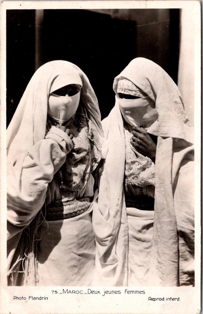 People - Native Dress - MOROCCO - 2 young ladies covered up - NL0932