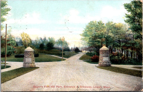 MA, LOWELL - Rogers Fort Hill Park Entrance and Driveway - Reichner Bros postcard - T00034