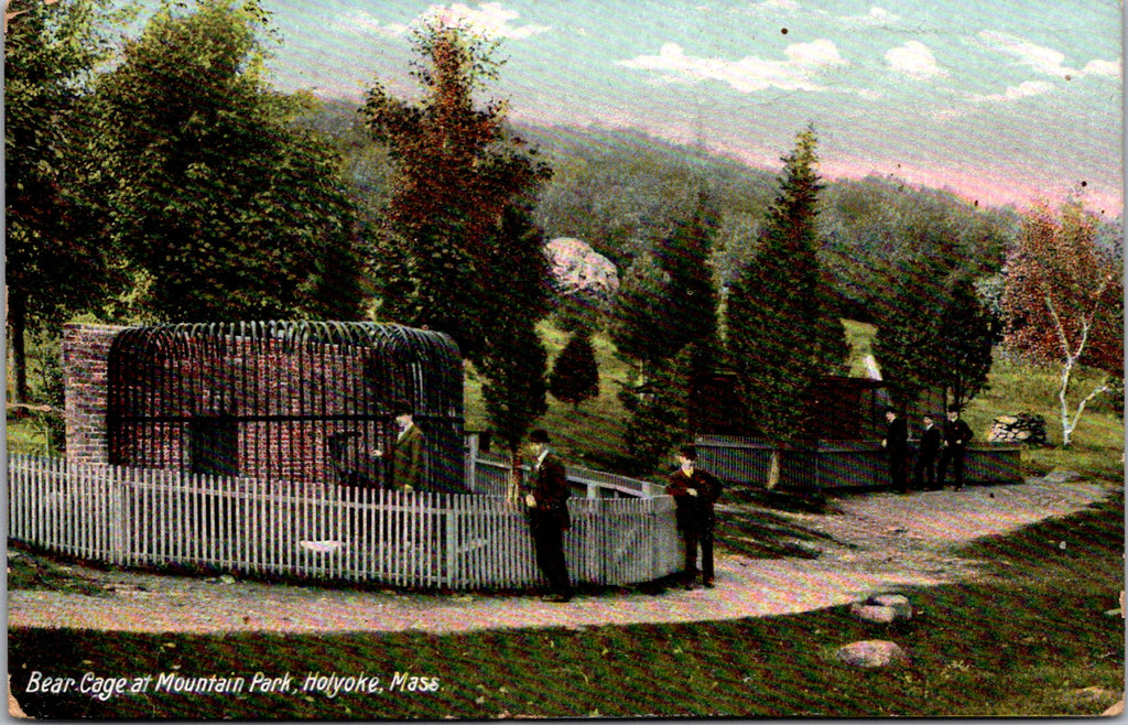 MA, HOLYOKE - Mountain Park, Iron bars on bear cage, men in postcard - w00929