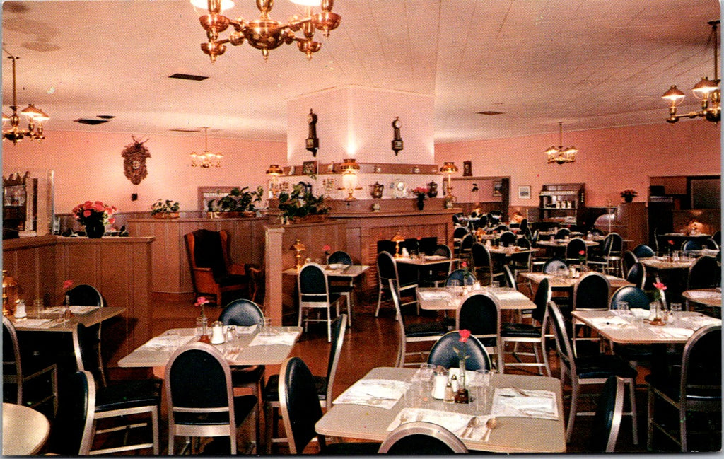 CA, HOLLYWOOD - Tick Tock Restaurant postcard - w01000
