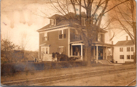 NH, NEWTON - Residence closeup vintage RPPC postcard - W01757