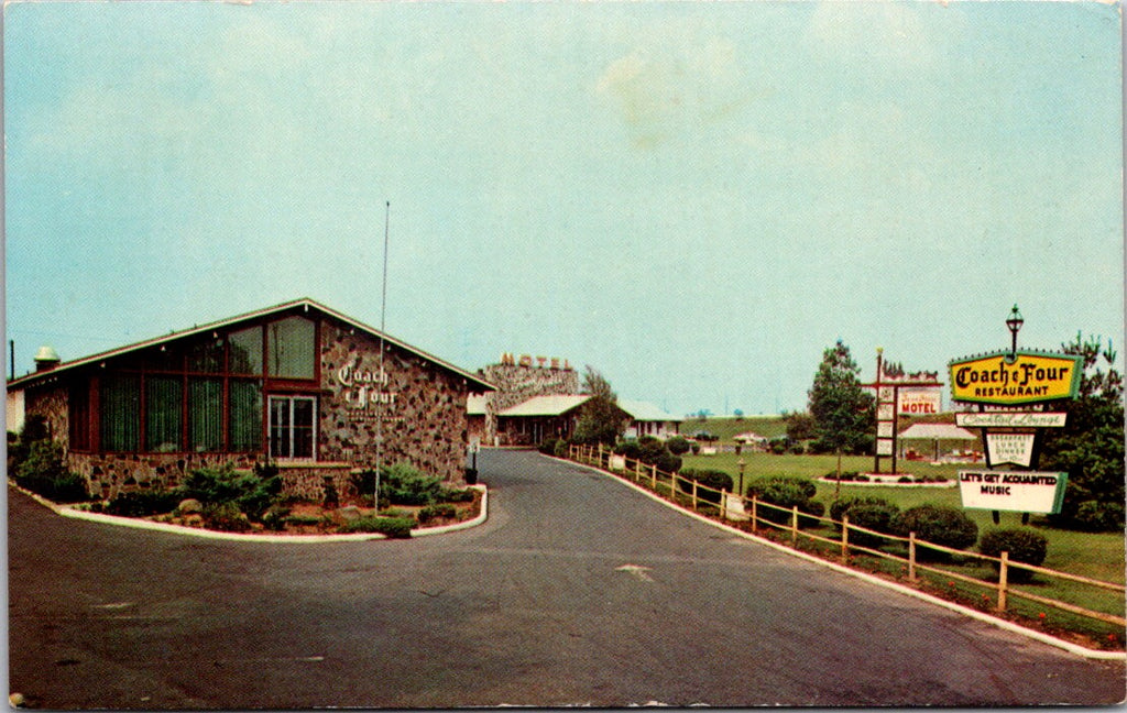 NJ, HIGHTOWN - Town House Motel - 1972 postcard - w03710