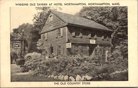 MA, NORTHAMPTON - Wiggins Old Tavern at Hotel, Old Country Store postcard - w052