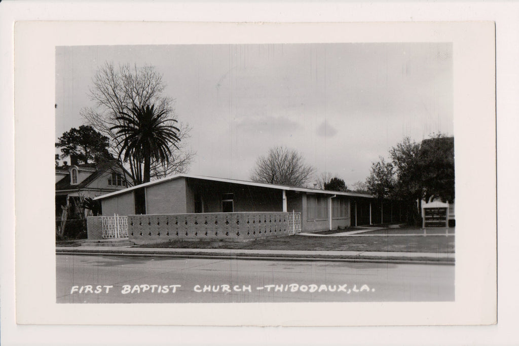 LA, THIBODAUX - First Baptist Church - 1967 RPPC - WK0021