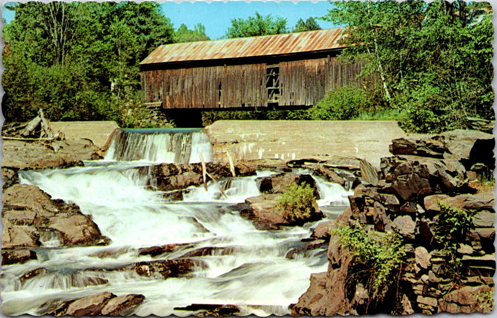 VT, THETFORD CENTER - Covered Bridge postcard - wK0343