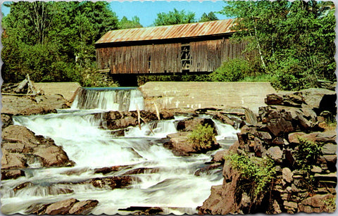 VT, THETFORD CENTER - Covered Bridge postcard - wK0343