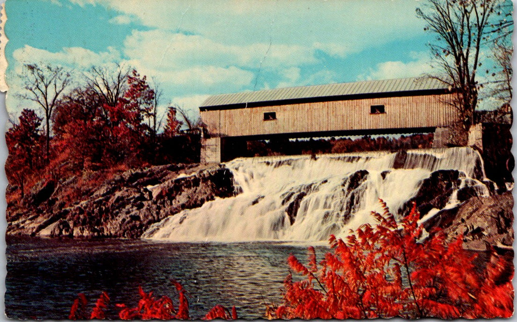 VT, WHITE RIVER JUNCTION - Covered Bridge postcard - wK0350