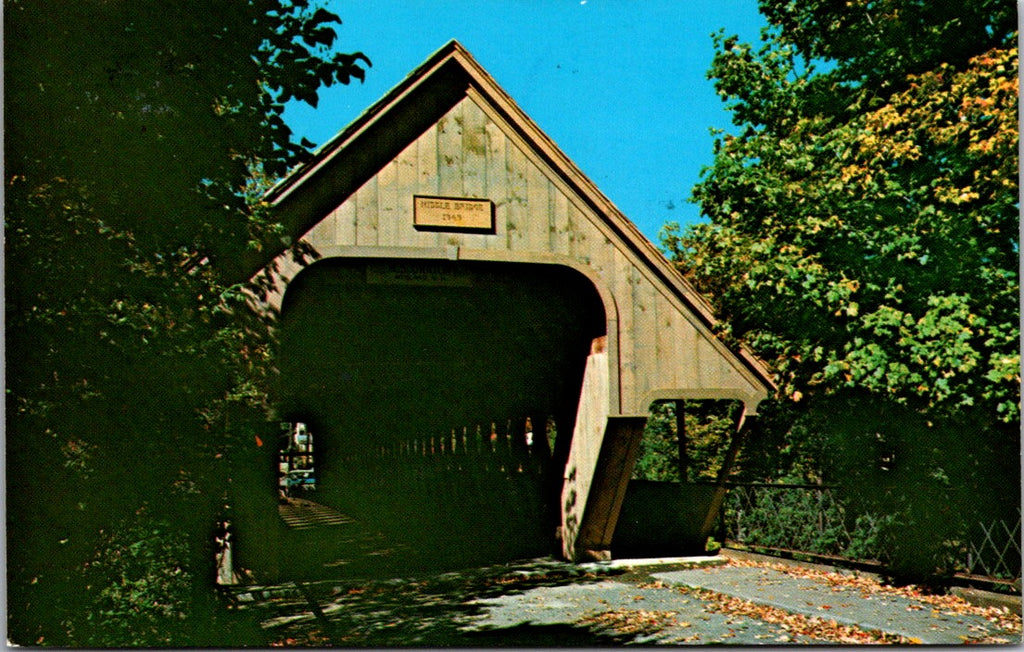 VT, WOODSTOCK - Covered Bridge postcard - wK0353