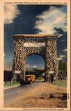 MT, YELLOWSTONE - Northern Entrance Arch, Yellowstone Park postcard - WY0002