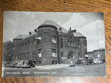WI, MENOMONIE - Memorial Bldg, old cars - Real Photo RPPC postcard - wk0255