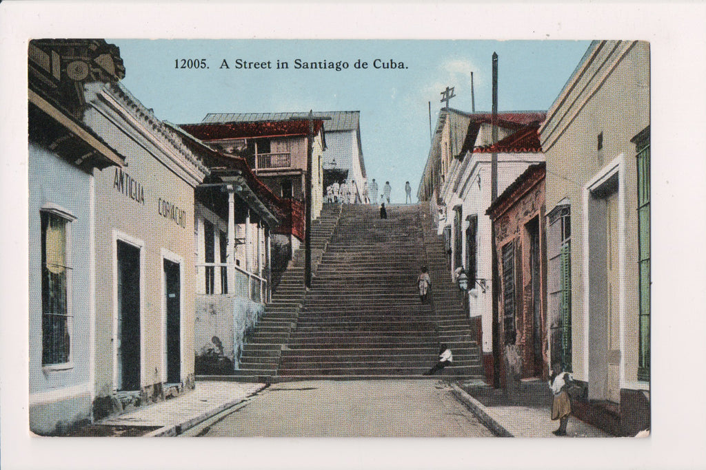 Foreign postcard - SANTIAGO de Cuba - street, people etc - 2k0123