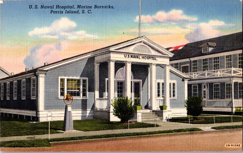 SC, PARRIS ISLAND- US Naval Hospital, Marine Barracks postcard - 2k0531