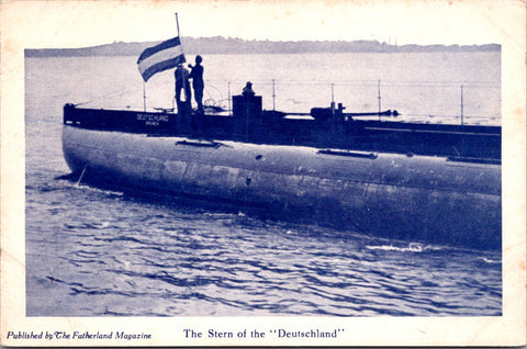 Ship Postcard - DEUTSCHLAND - Stern of the Deutschland, raising German flag - 2k