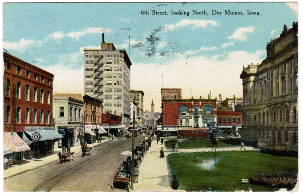 IA, Des Moines - 6th Street postcard with a few signs - w05239