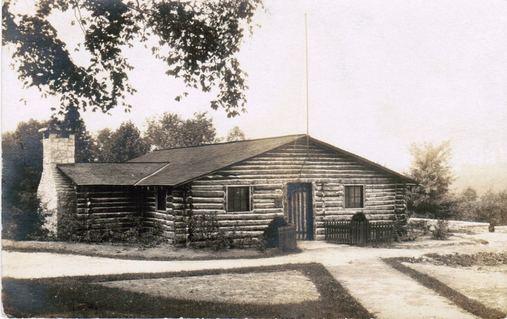 PA, VALLEY FORGE - 314th Infantry Log Cabin Memorial RPPC - B06447