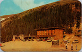 CO, BERTHOUD PASS - Lodge - buildings, cars, people - 1964 postcard - 800160
