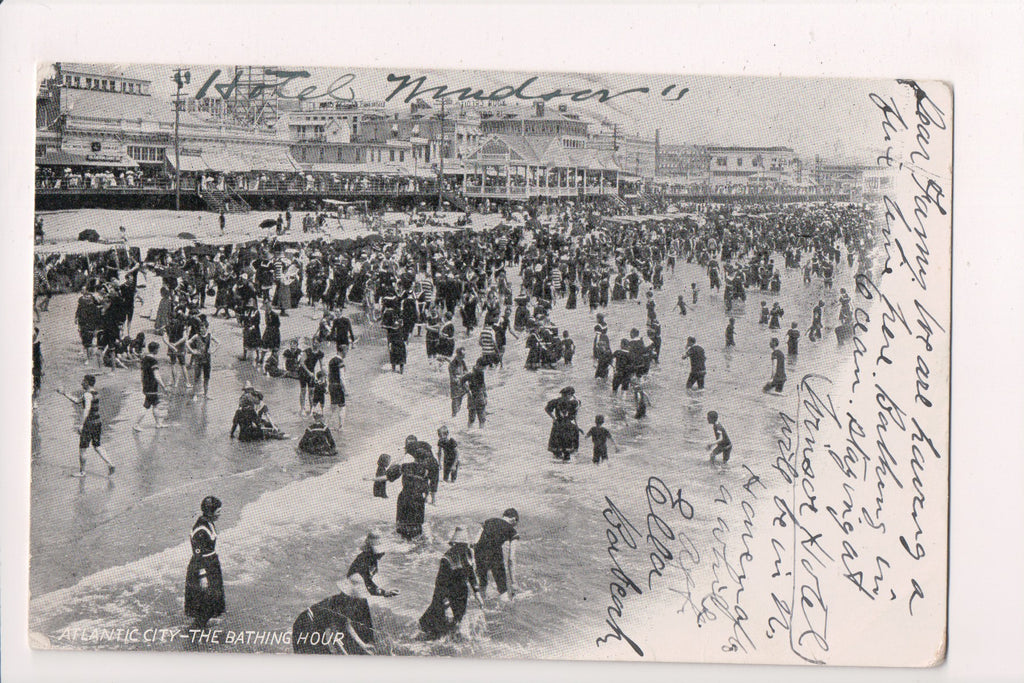 NJ, ATLANTIC CITY - beach scene, full bathing suits postcard - A06941