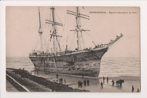 Ship Postcard - DUNKERQUE - Epave echoues a la cote - A19241