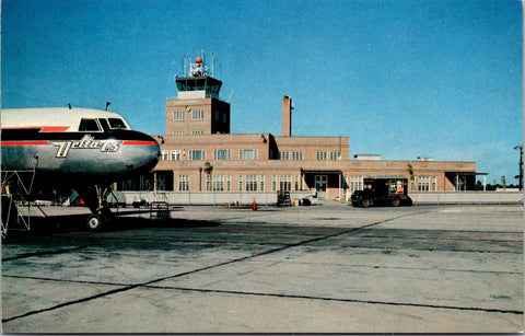 SC, Charleston - Municipal Airport, Delta C & S on plane postcard - A19423