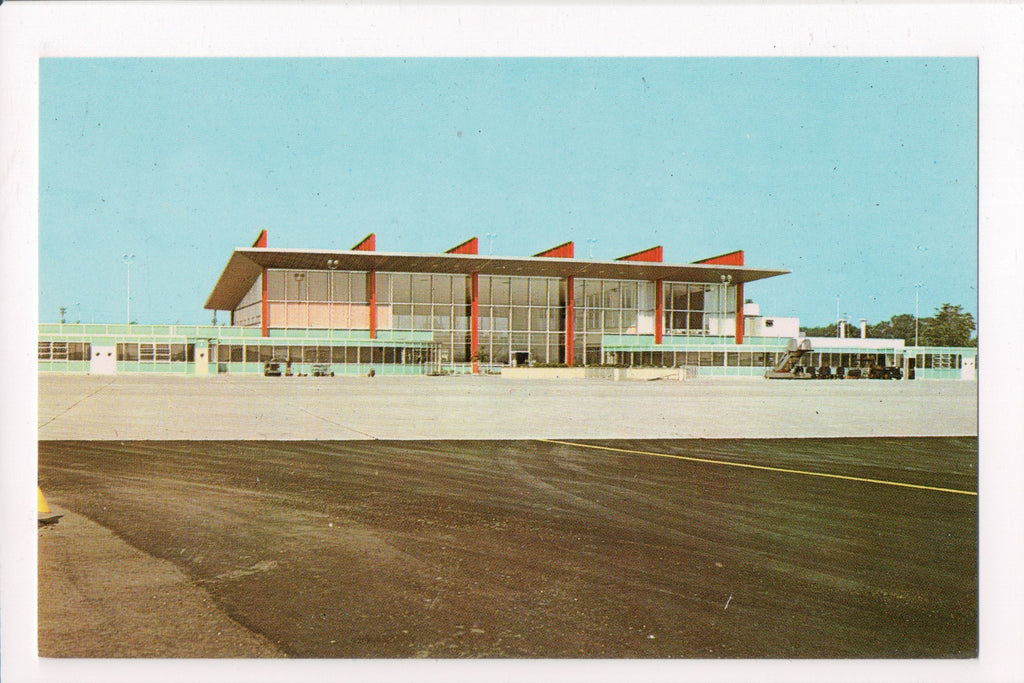 RI, Warwick - Theodore Francis Green State Airport postcard - 800472