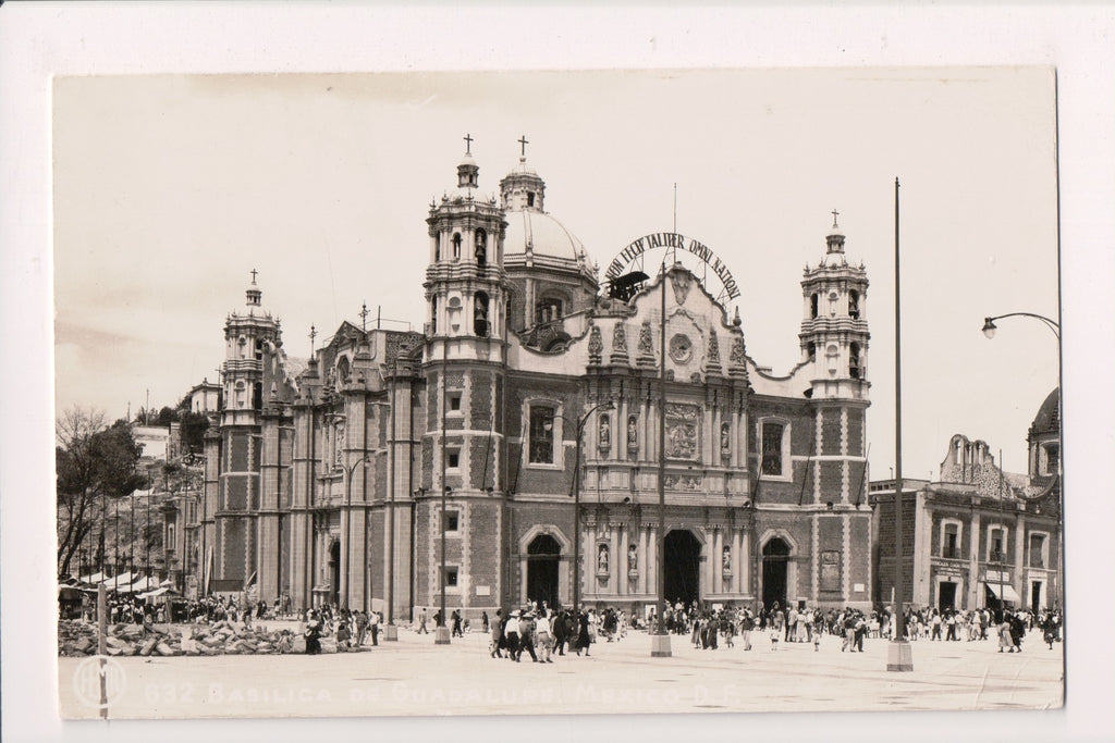 Foreign postcard - GUADALUPE, Mexico - Basilica - RPPC - B08159