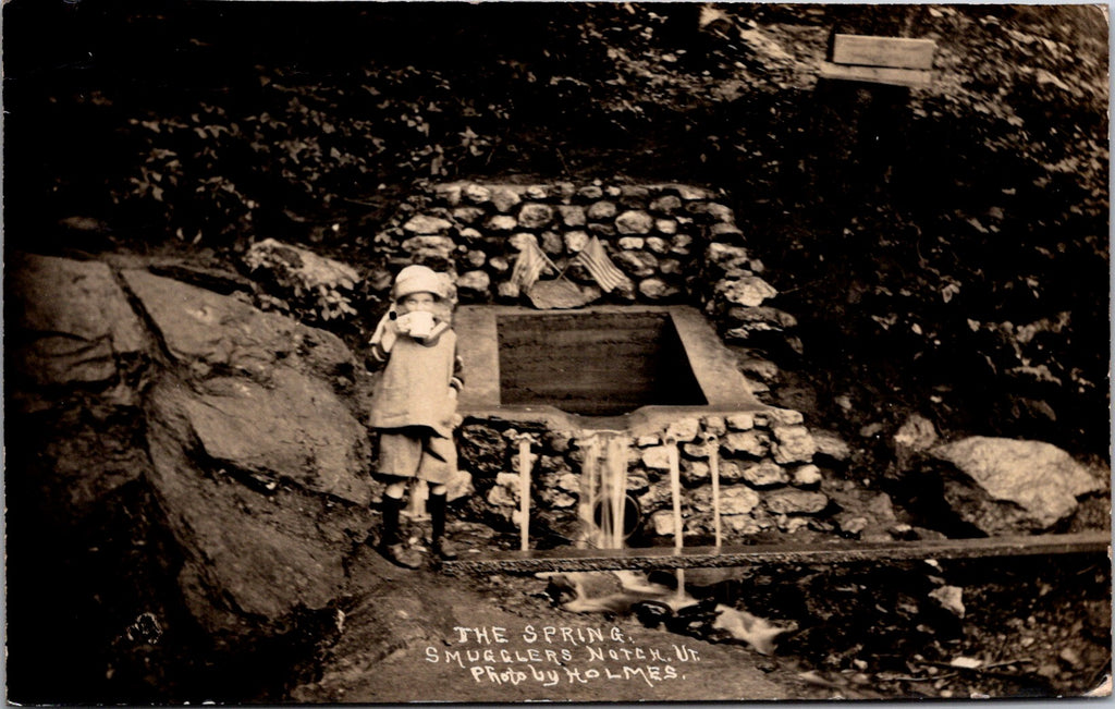 VT, SMUGGLERS NOTCH - The Spring, little girl drinking - 1923 RPPC - BP0015