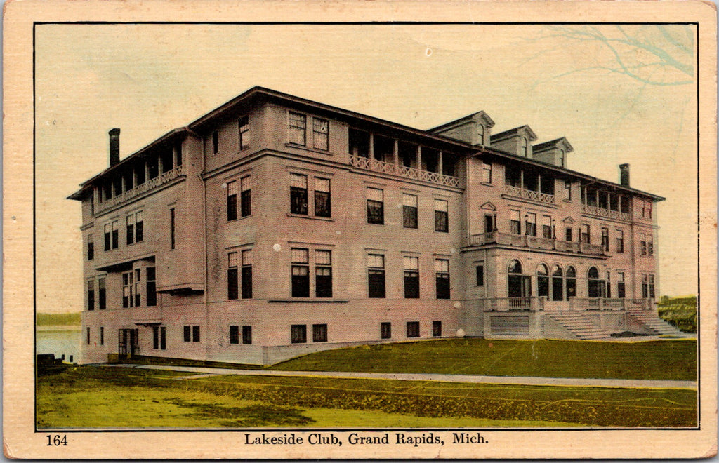 MI, GRAND RAPIDS - Lakeside Club - vintage postcard - C08267