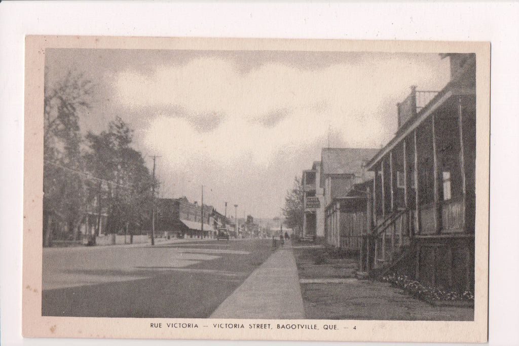 Canada - BAGOTVILLE, QC - Victoria St postcard - C08422