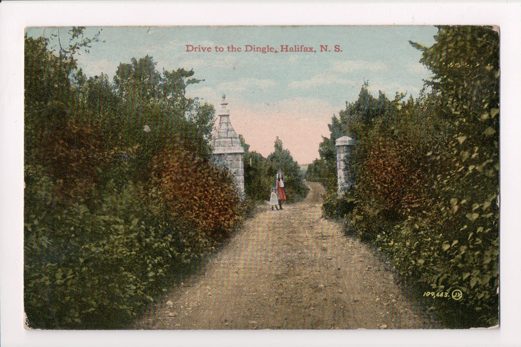 Canada - Halifax, NS - Drive to the Dingle, 2 kids in opening - w01831