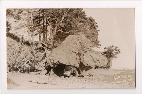 Canada - DALHOUSIE, NB - Arch, ladies (original SOLD) D07233