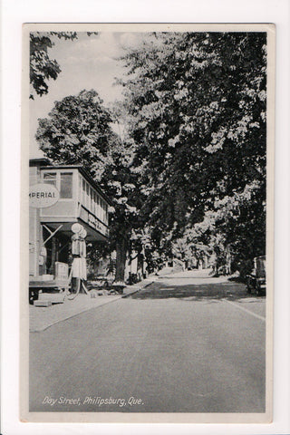 Canada - PHILIPSBURG, QC- Day St, IMPERIAL? GAS STATION postcard - D05019