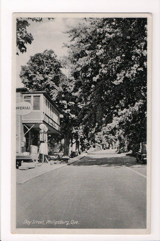 Canada - Philipsburg, QUE - Day St, IMPERIAL? GAS STATION postcard - D05019