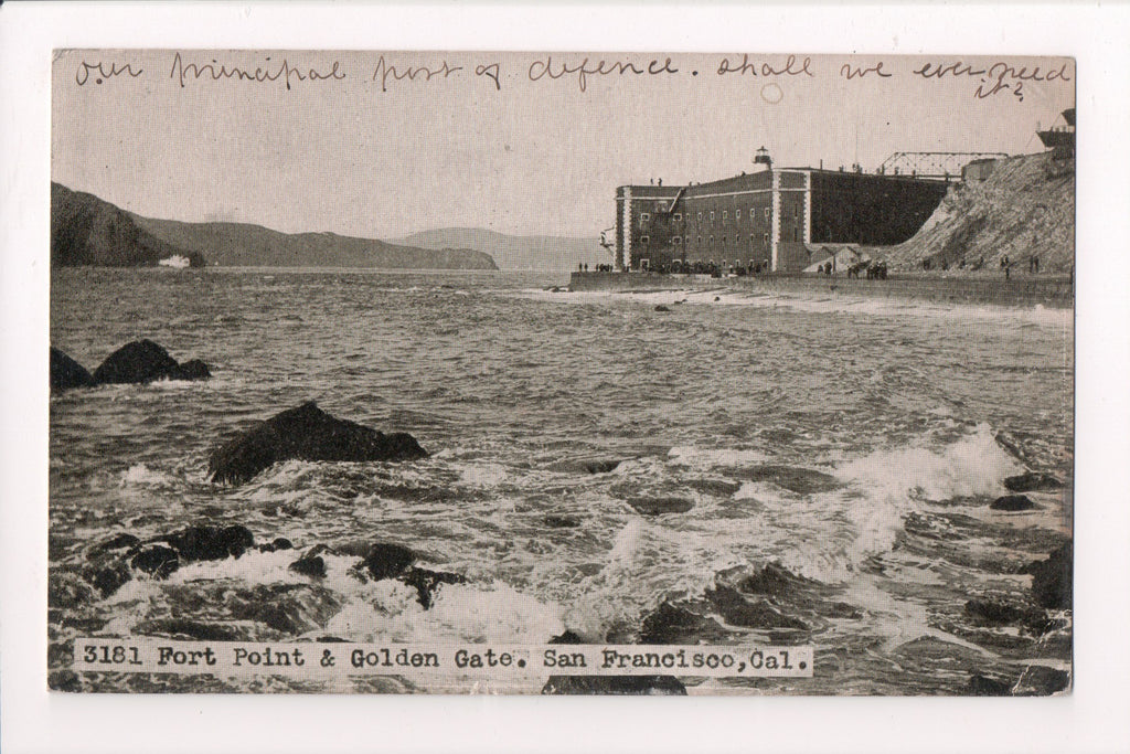 CA, SAN FRANCISCO - Fort Point and Golden Gate postcard - w01450