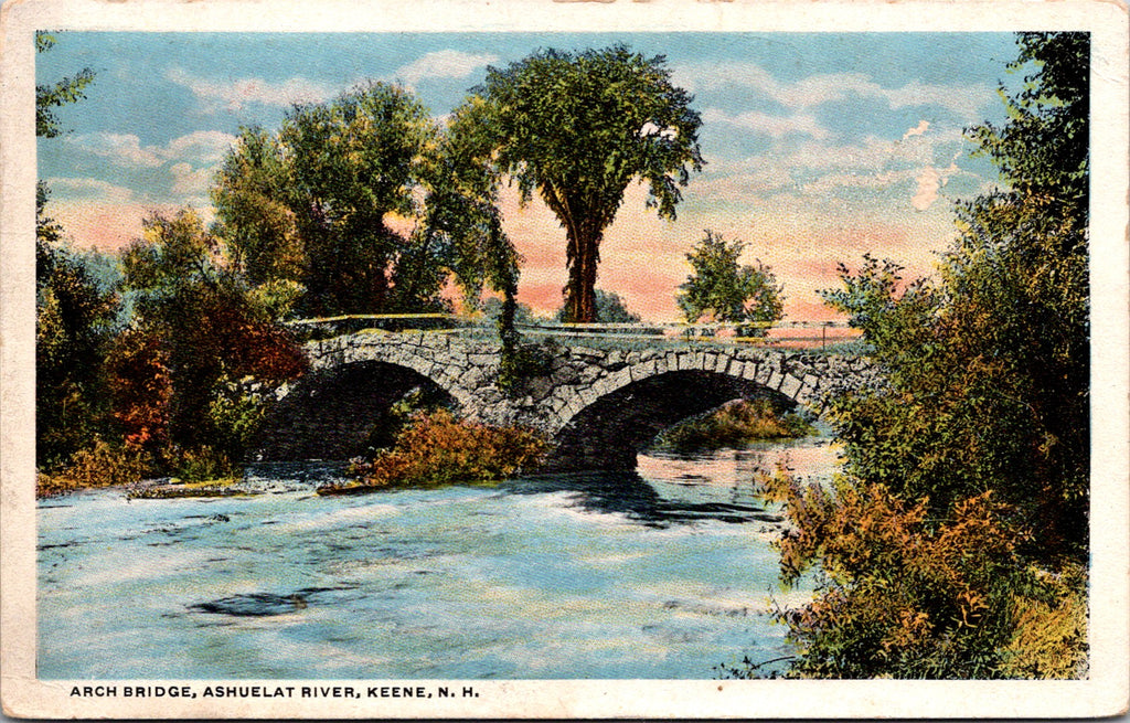 NH, KEENE - Ashuelat River - Arch Bridge - 1920 postcard - CR0167