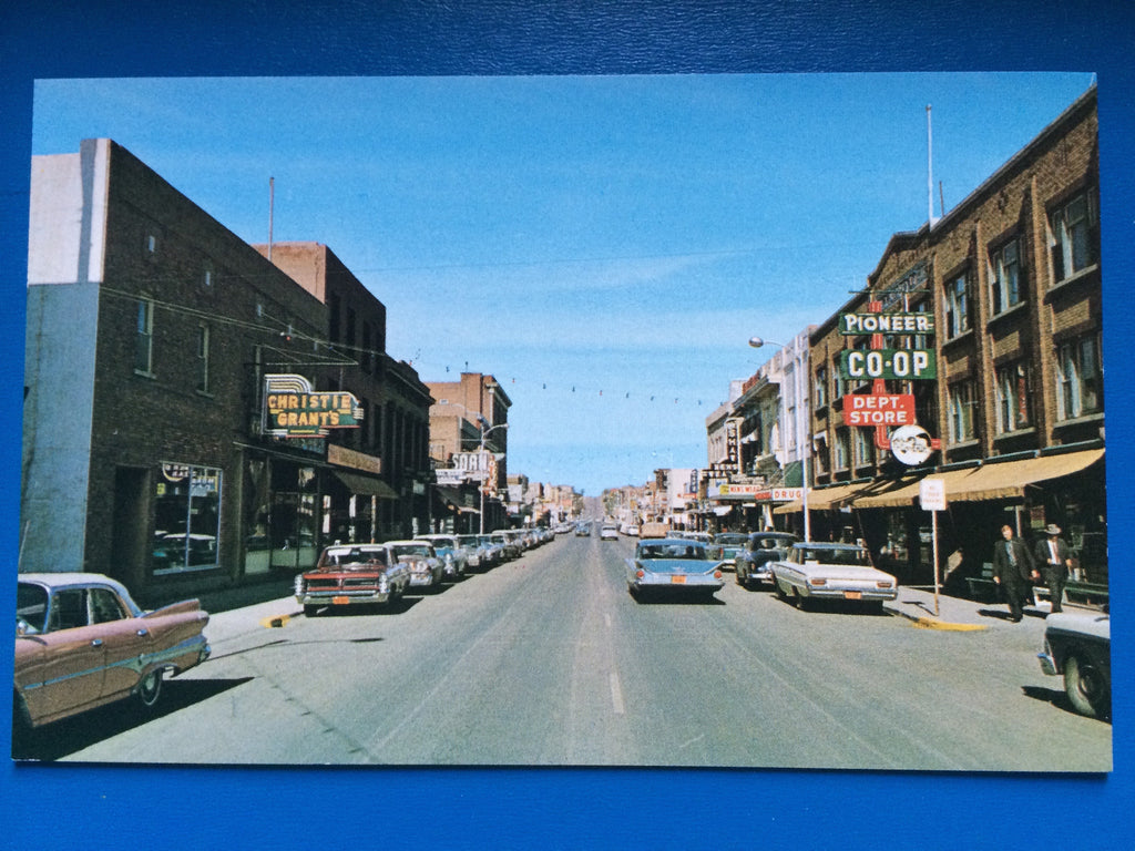 Canada - Swift Current, SK - Main Street, signs, old cars - MA0232