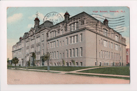 NJ, NEWARK - High School postcard - D05350