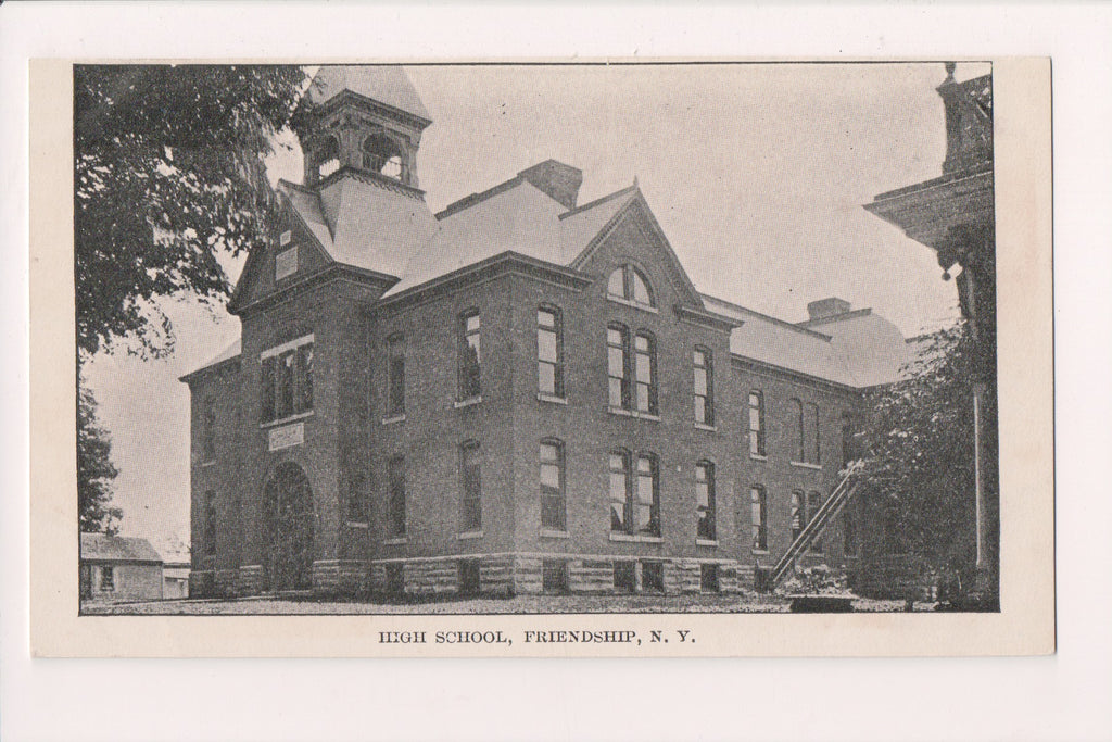 NY, FRIENDSHIP - High School postcard - D17098