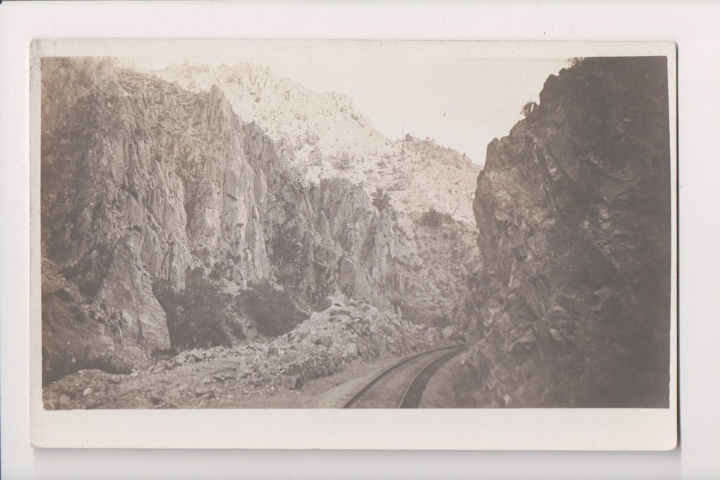 NV, RAINBOW CANON - scene w/RR tracks - RPPC postcard - E17022