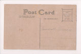 Xmas postcard - Christmas - young girl, red hat and cape - F09261